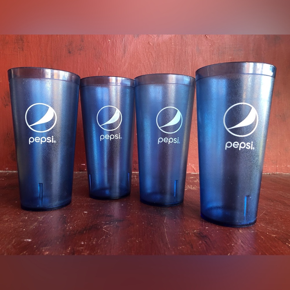 9708 Set Of 4 VTG Pepsi Cola Restaurant Ice Blue Pebbled Plastic Tumblers Cups